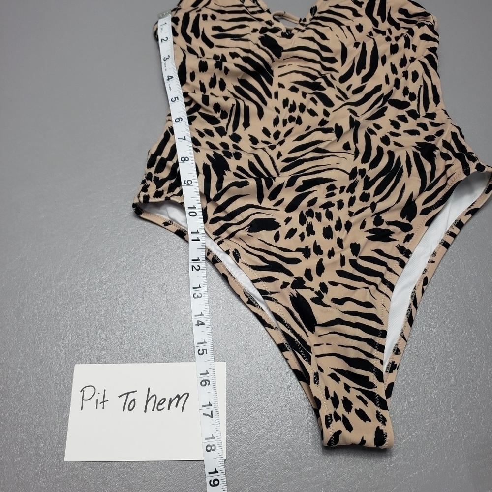 Shade and shore animal print one peice open back bathing suit women's size small - Picture 4 of 11